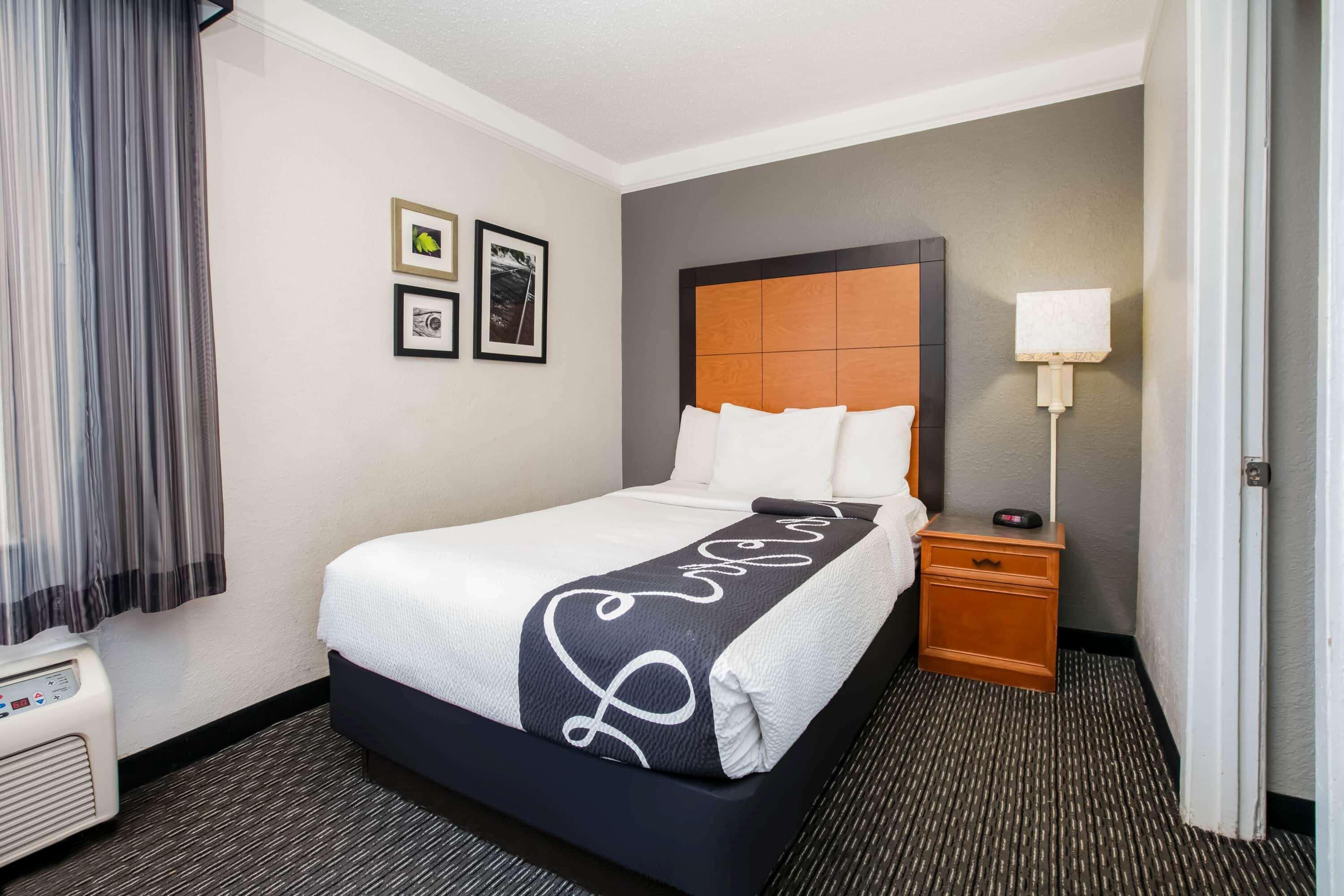 La Quinta Inn By Wyndham Dallas Uptown Buitenkant foto