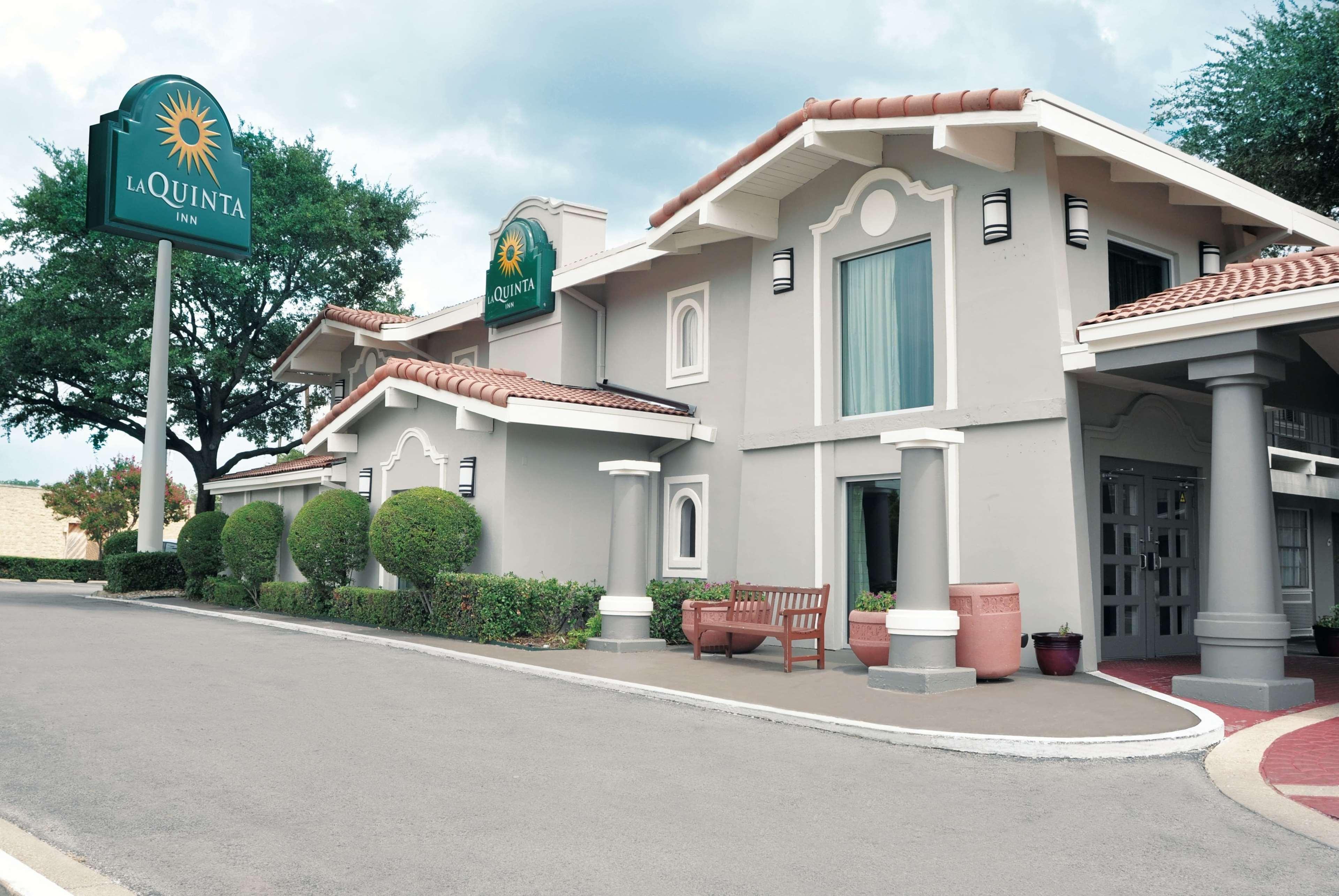 La Quinta Inn By Wyndham Dallas Uptown Buitenkant foto