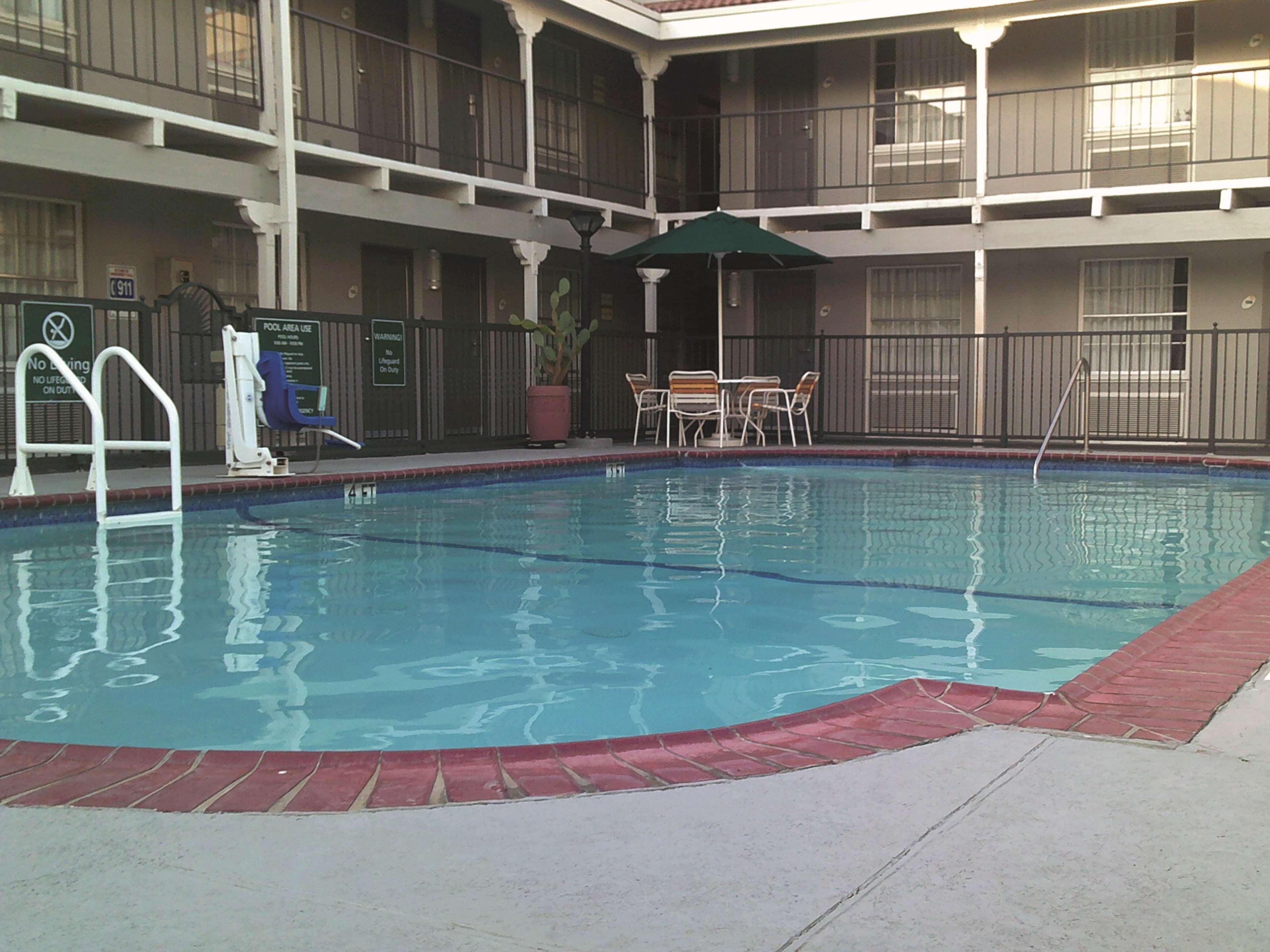 La Quinta Inn By Wyndham Dallas Uptown Buitenkant foto