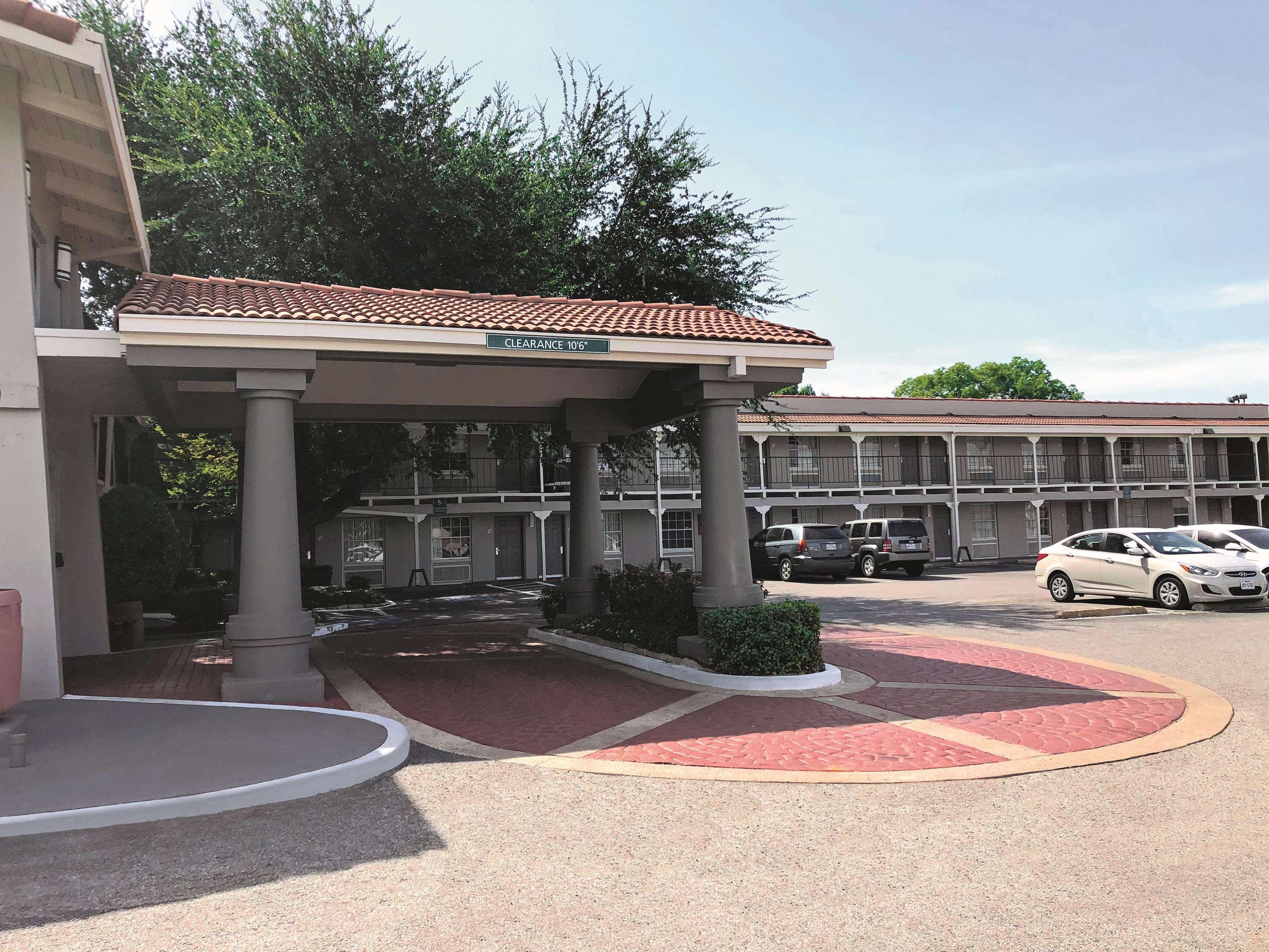 La Quinta Inn By Wyndham Dallas Uptown Buitenkant foto