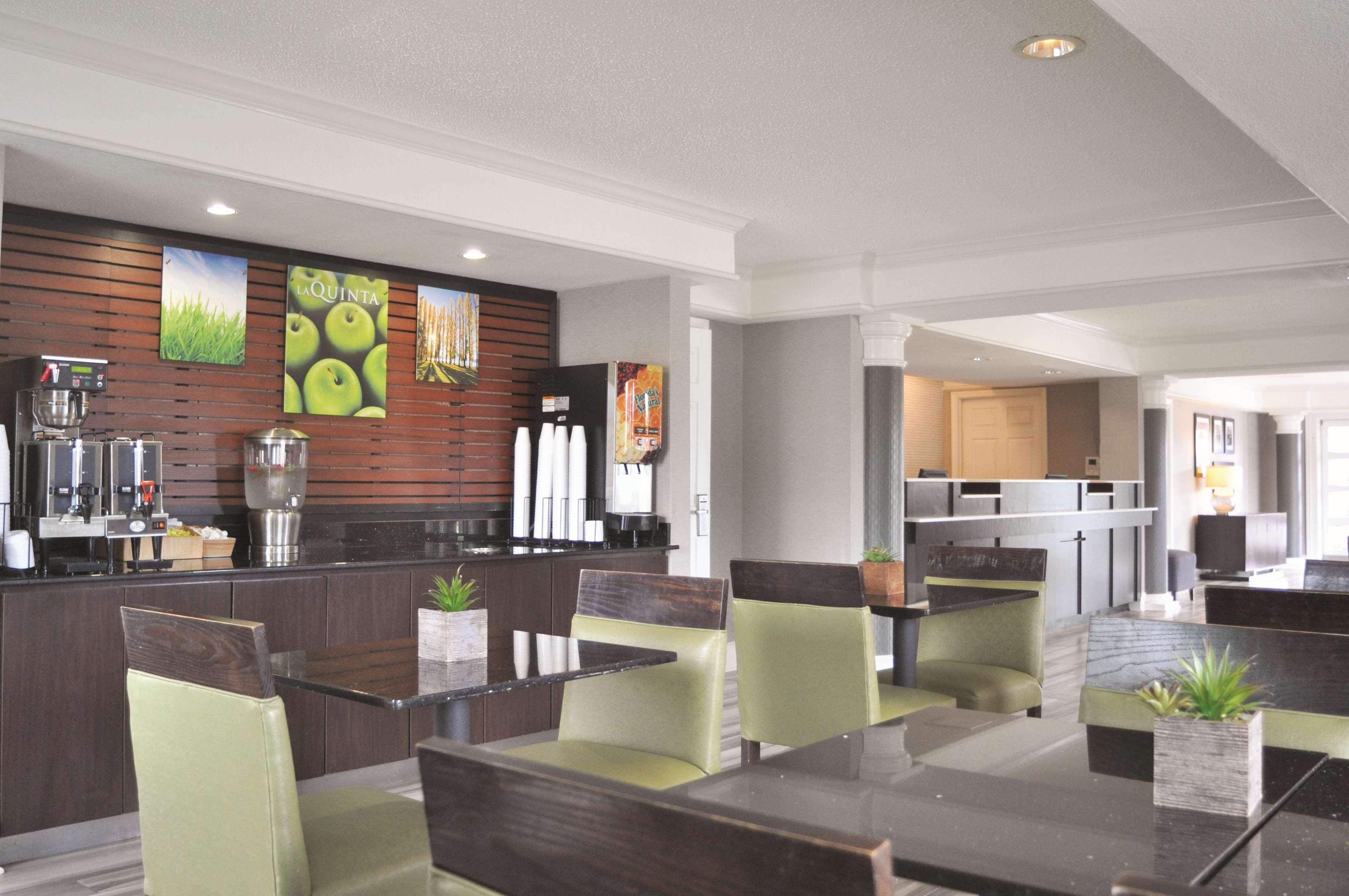 La Quinta Inn By Wyndham Dallas Uptown Buitenkant foto
