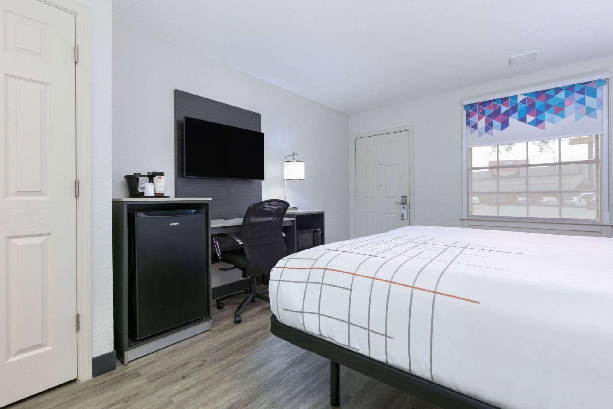 La Quinta Inn By Wyndham Dallas Uptown Buitenkant foto