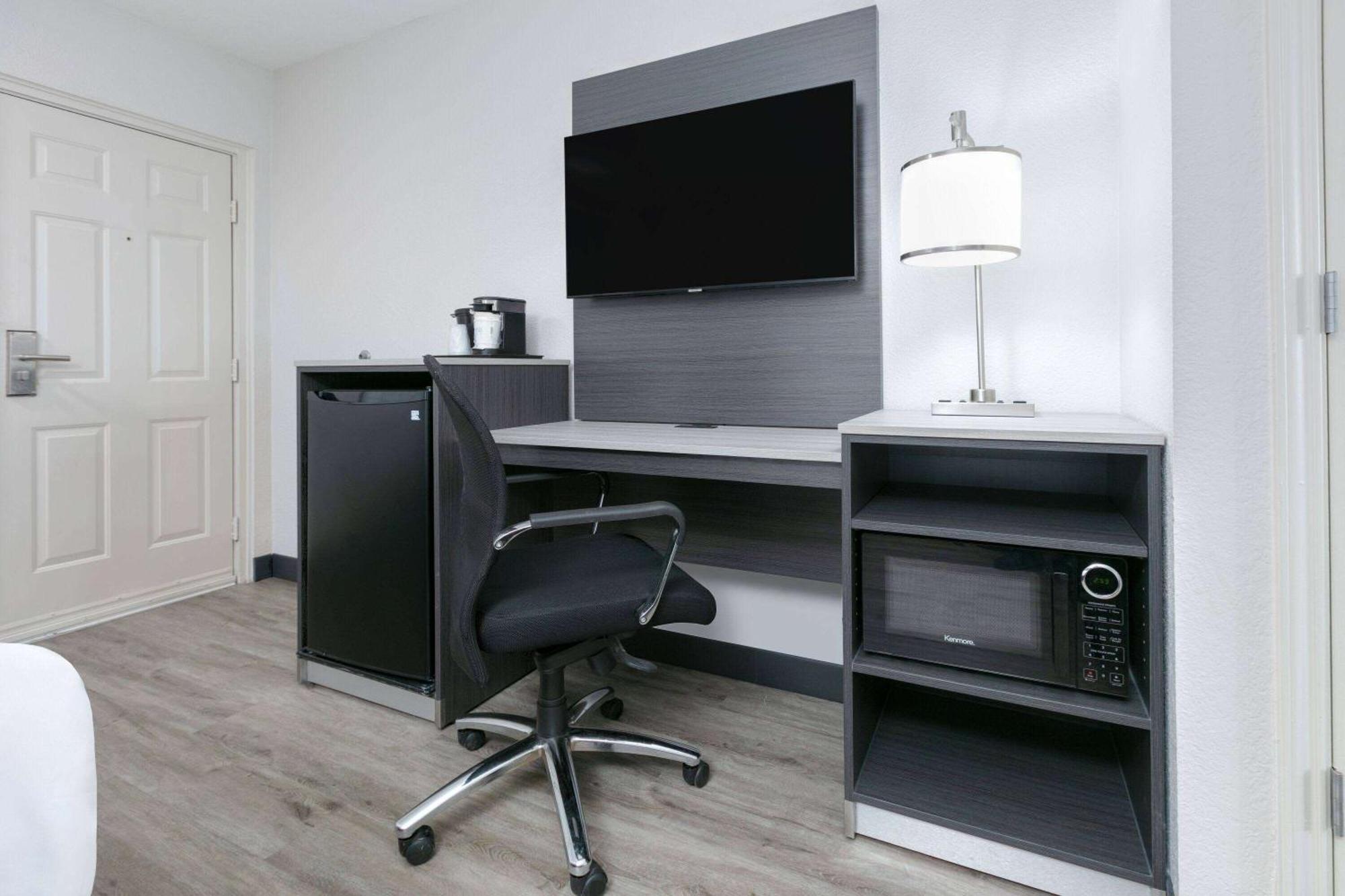 La Quinta Inn By Wyndham Dallas Uptown Buitenkant foto