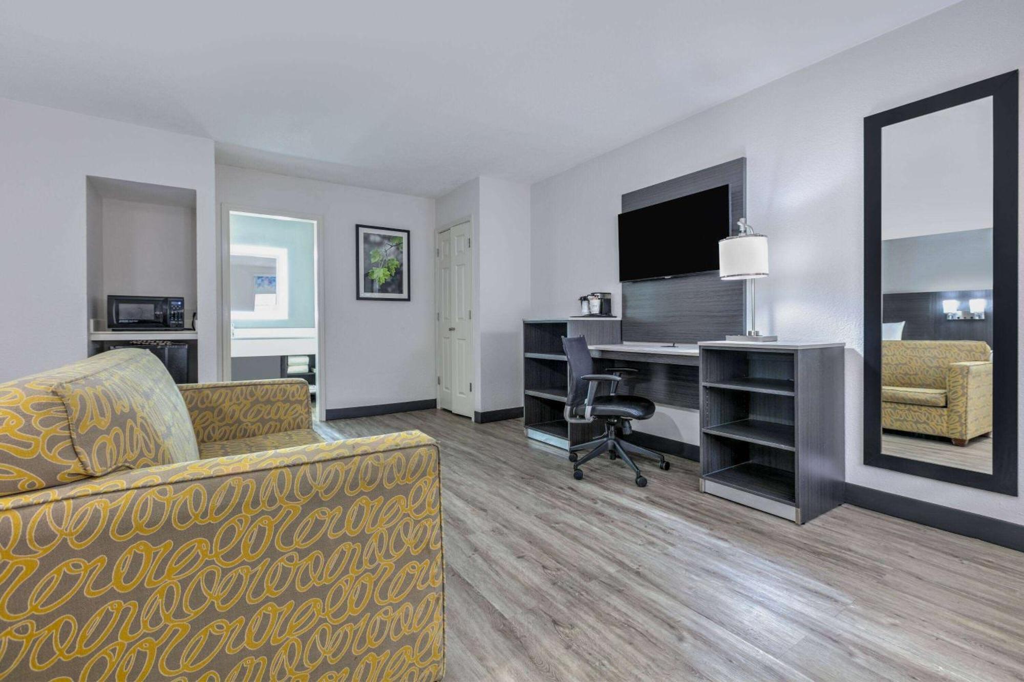 La Quinta Inn By Wyndham Dallas Uptown Buitenkant foto
