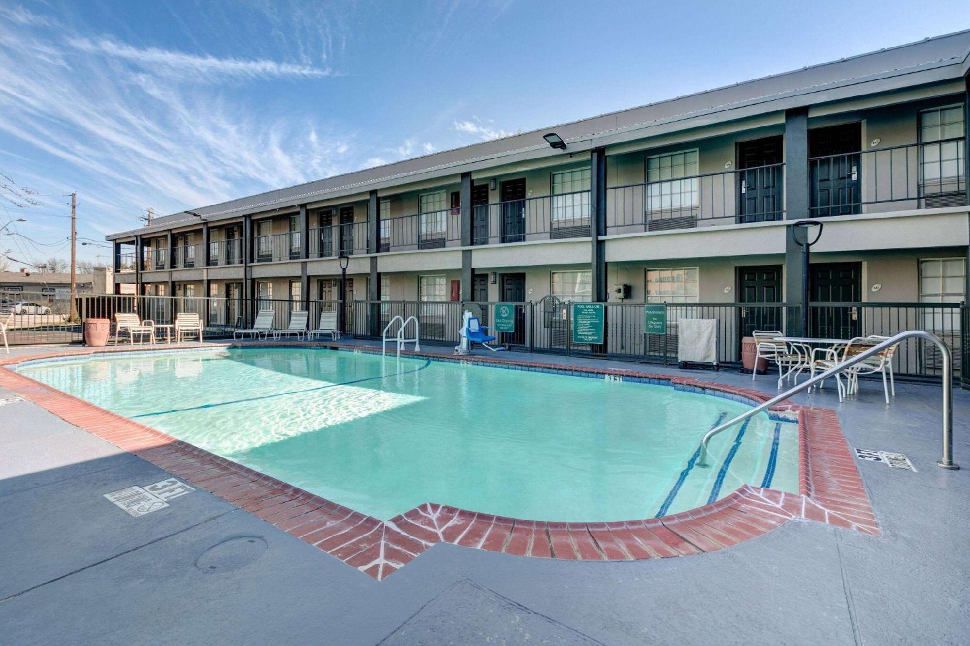 La Quinta Inn By Wyndham Dallas Uptown Buitenkant foto