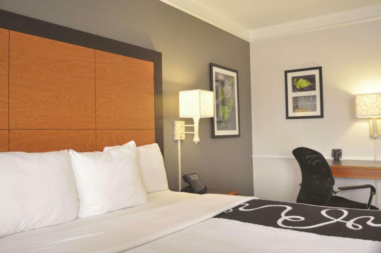 La Quinta Inn By Wyndham Dallas Uptown Buitenkant foto