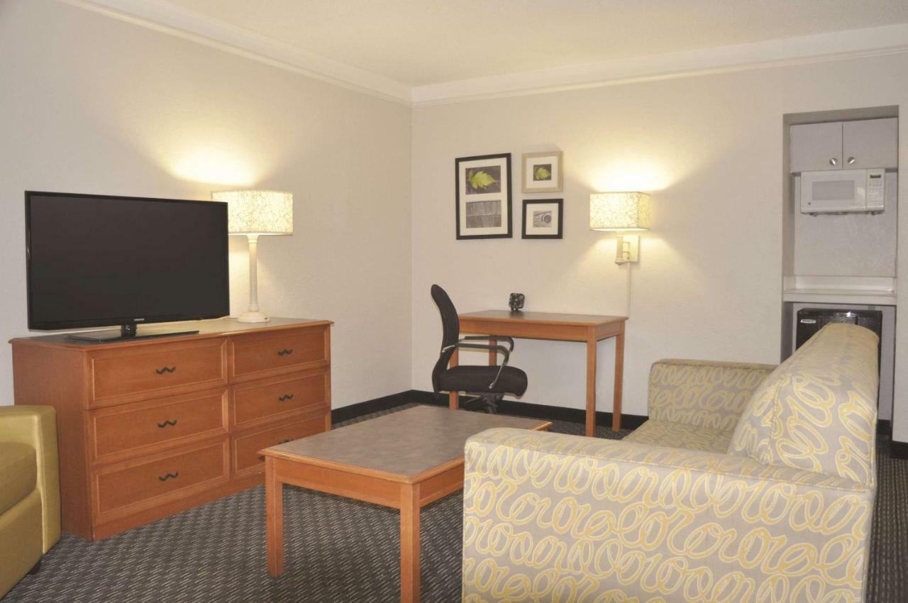 La Quinta Inn By Wyndham Dallas Uptown Buitenkant foto